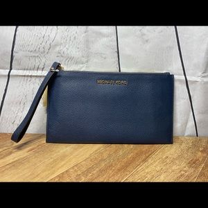 Michael Kors Jet Set Leather ZIP Clutch Wristlet